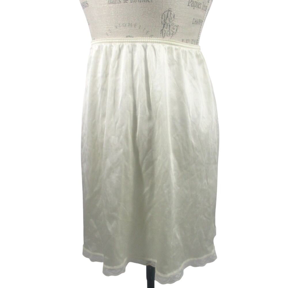 Vintage Warners Ivory 19 Inch Length Half Slip with Lace Trim Large